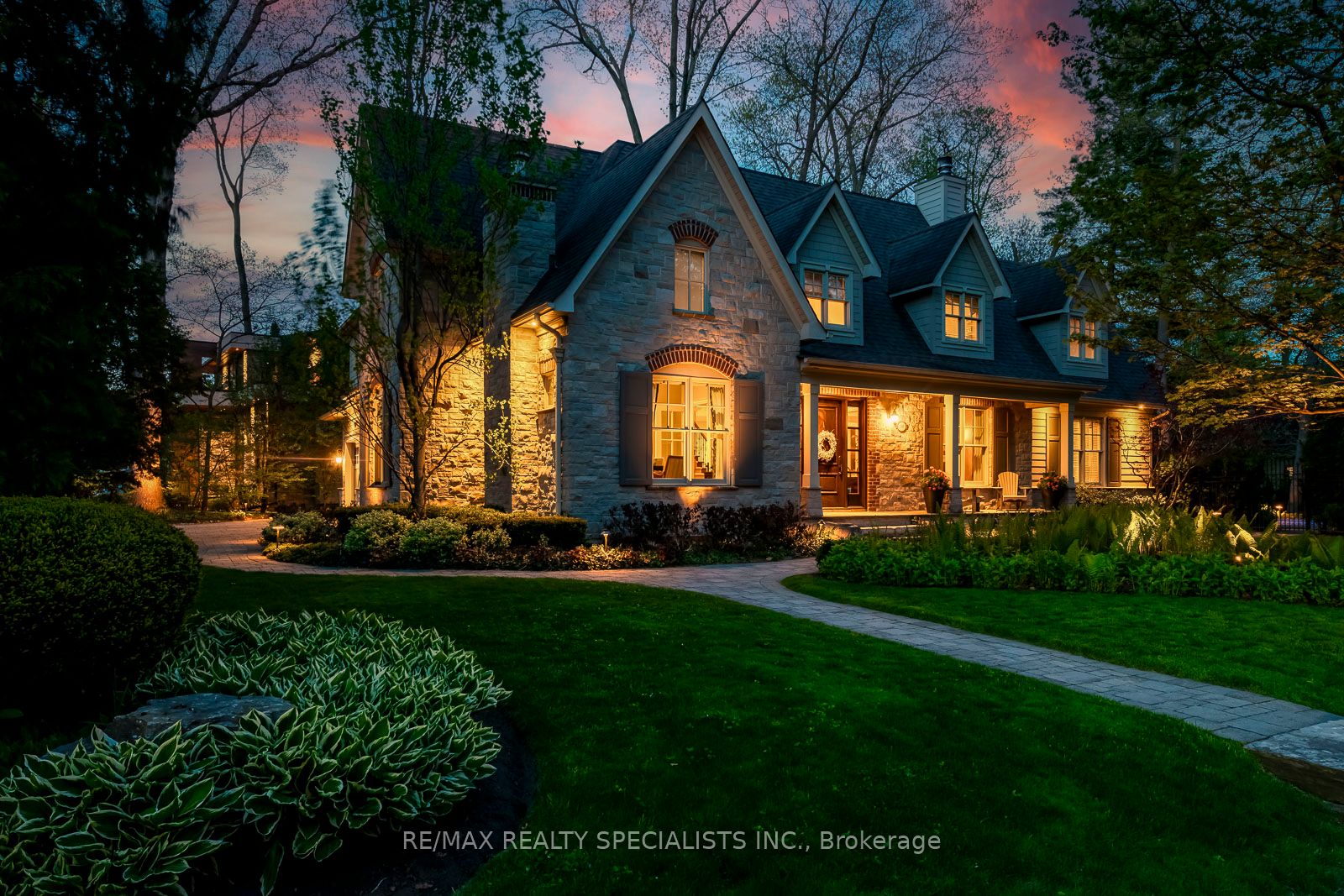 1199 Whiteoaks Avenue