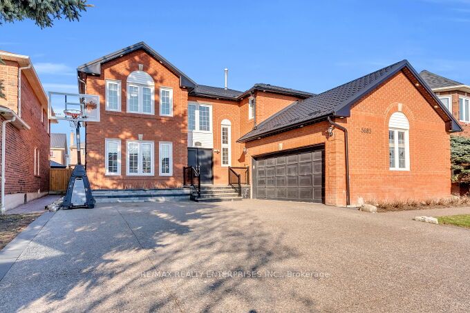 5683 Oldcastle Crescent