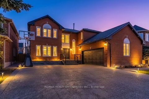 5683 Oldcastle Crescent Mississauga ON L5M 4X6