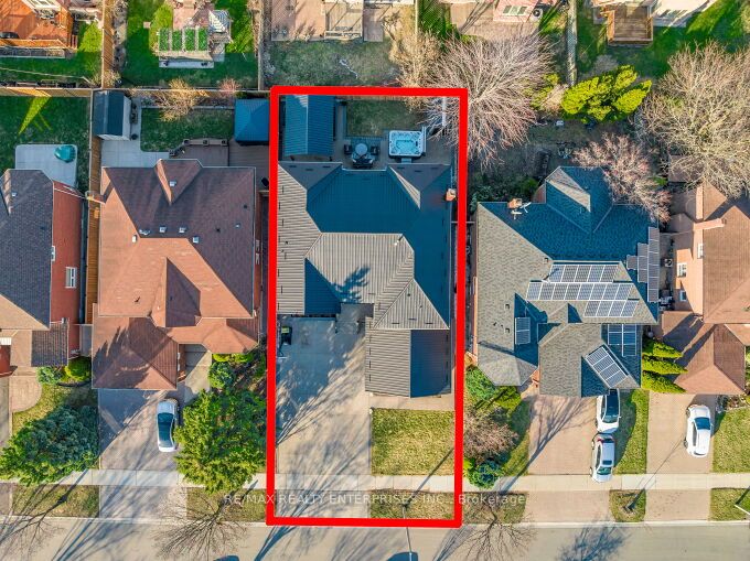 5683 Oldcastle Crescent