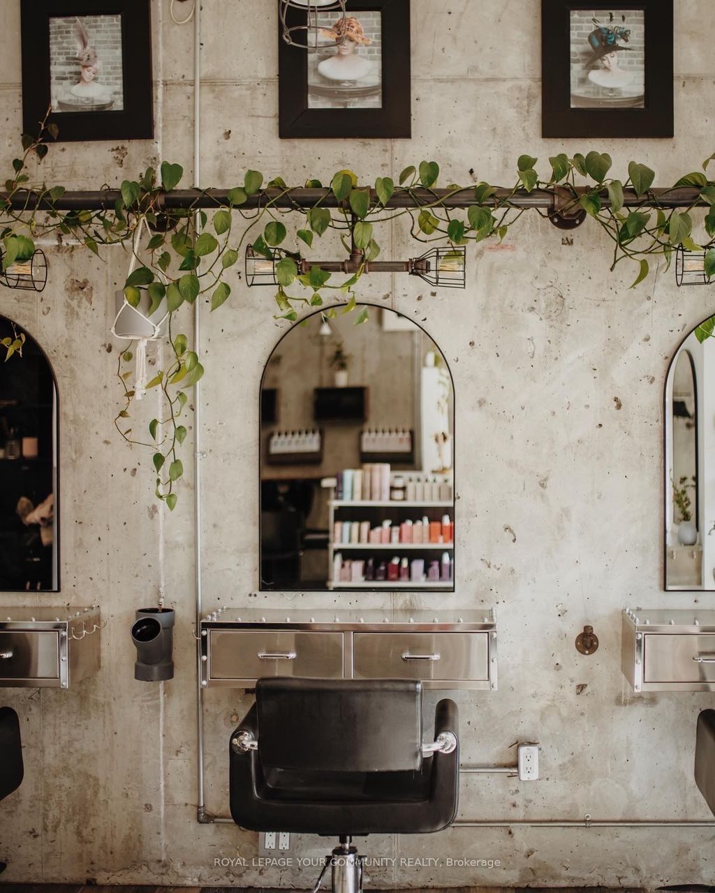 Photo of 40 Fort York Boulevard #TH G05, Toronto, ON M5V 3Z3 (MLS # C12570938)