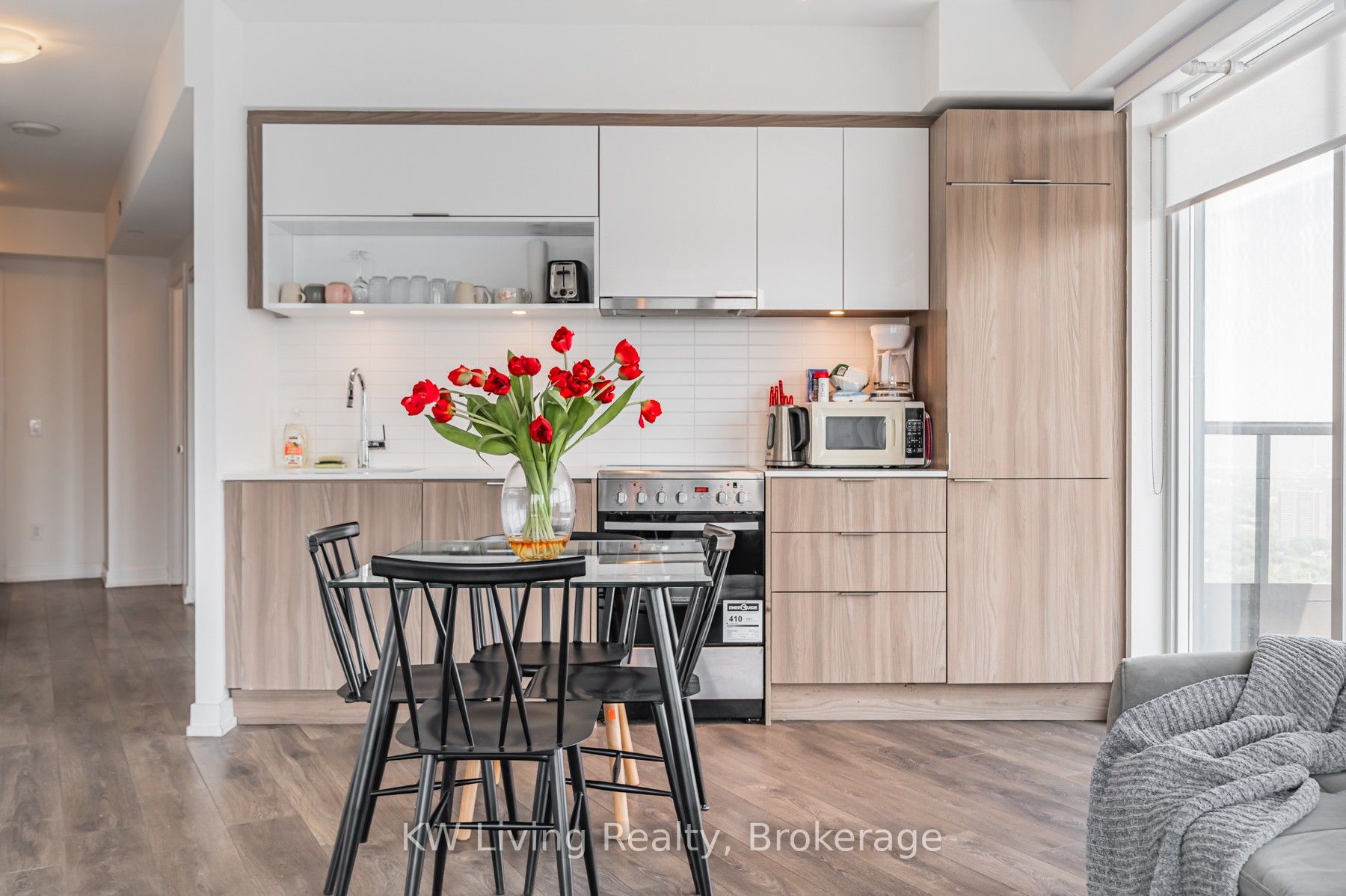 159 Wellesley Street E 3307