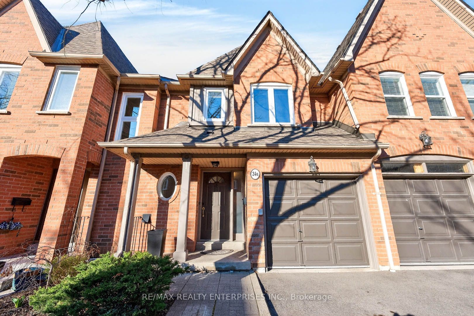 1084 Queen Street W 24B