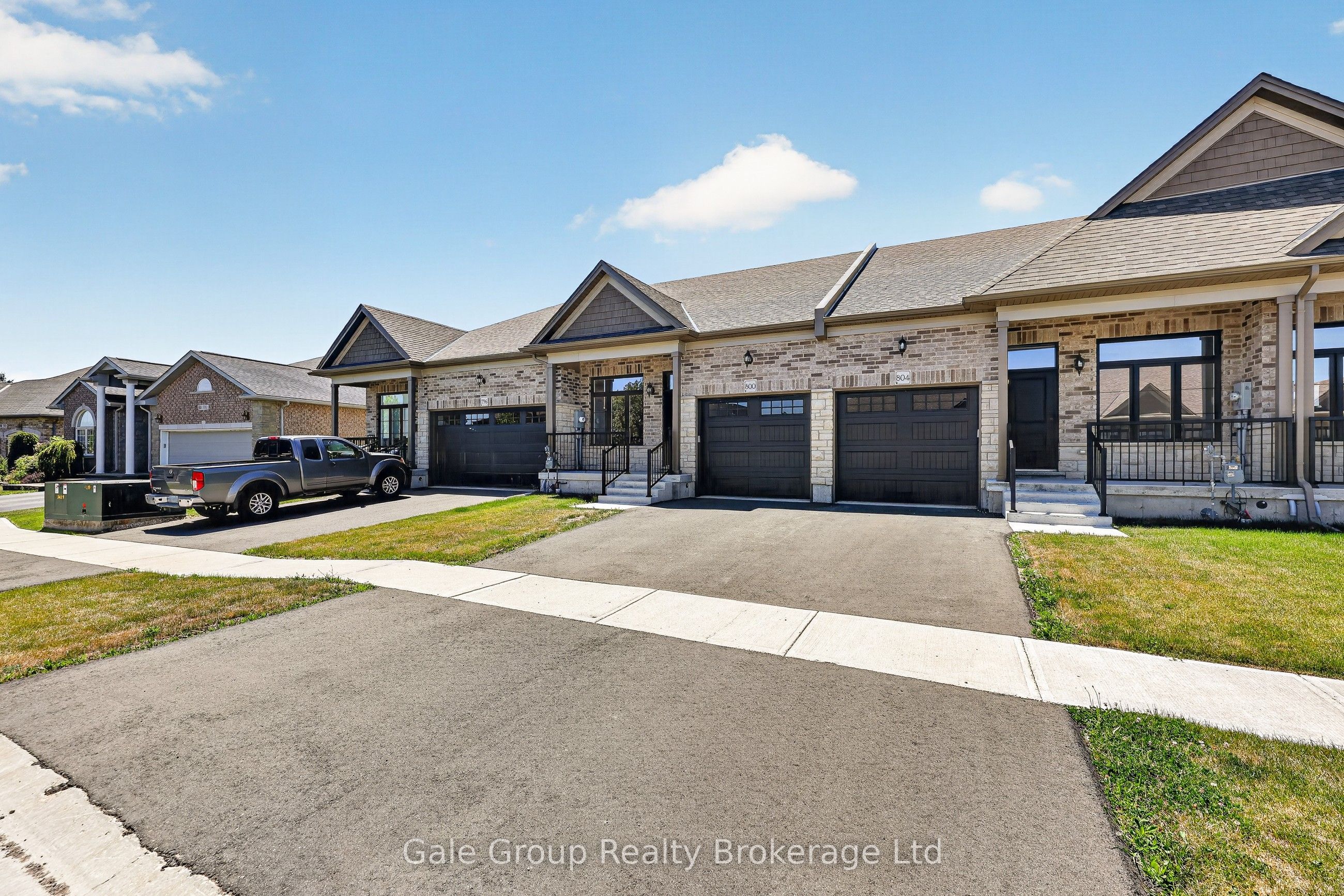 804 Garden Court Crescent
