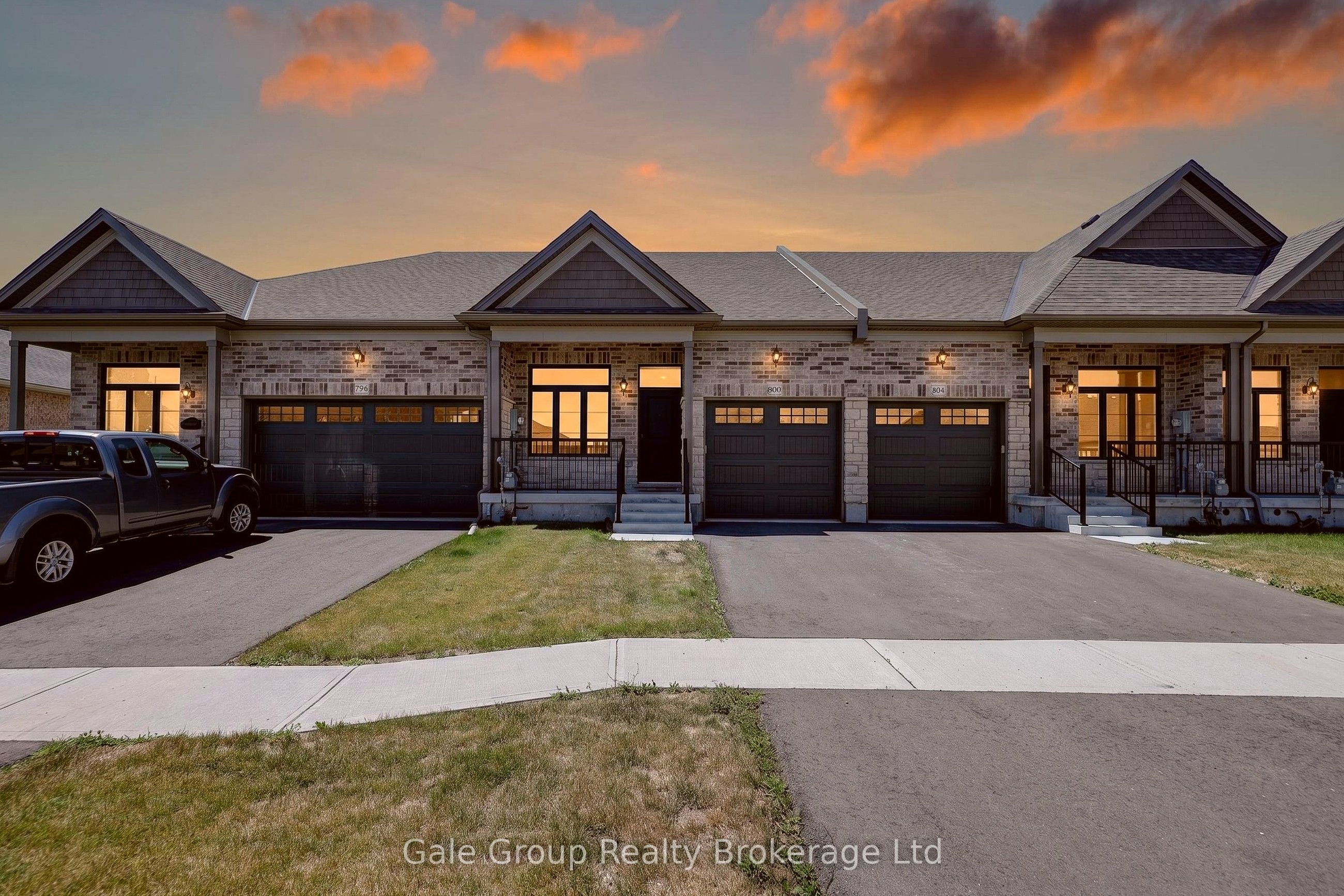 804 Garden Court Crescent