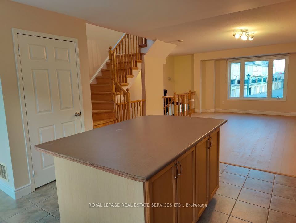 60 Fairwood Circle 150