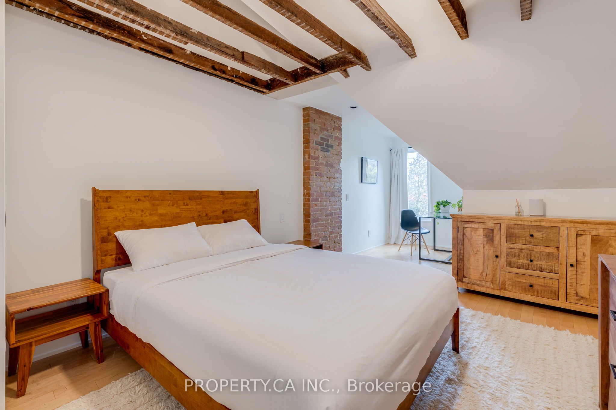64 Dovercourt Road 1