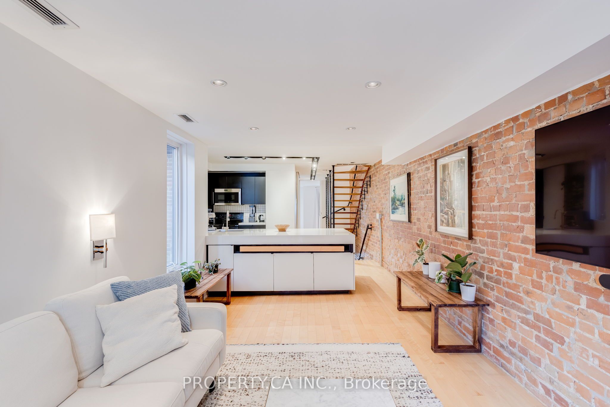 64 Dovercourt Road 1