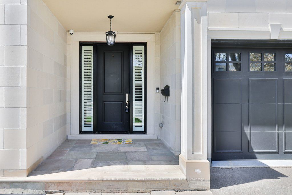 6 Iroquois Avenue