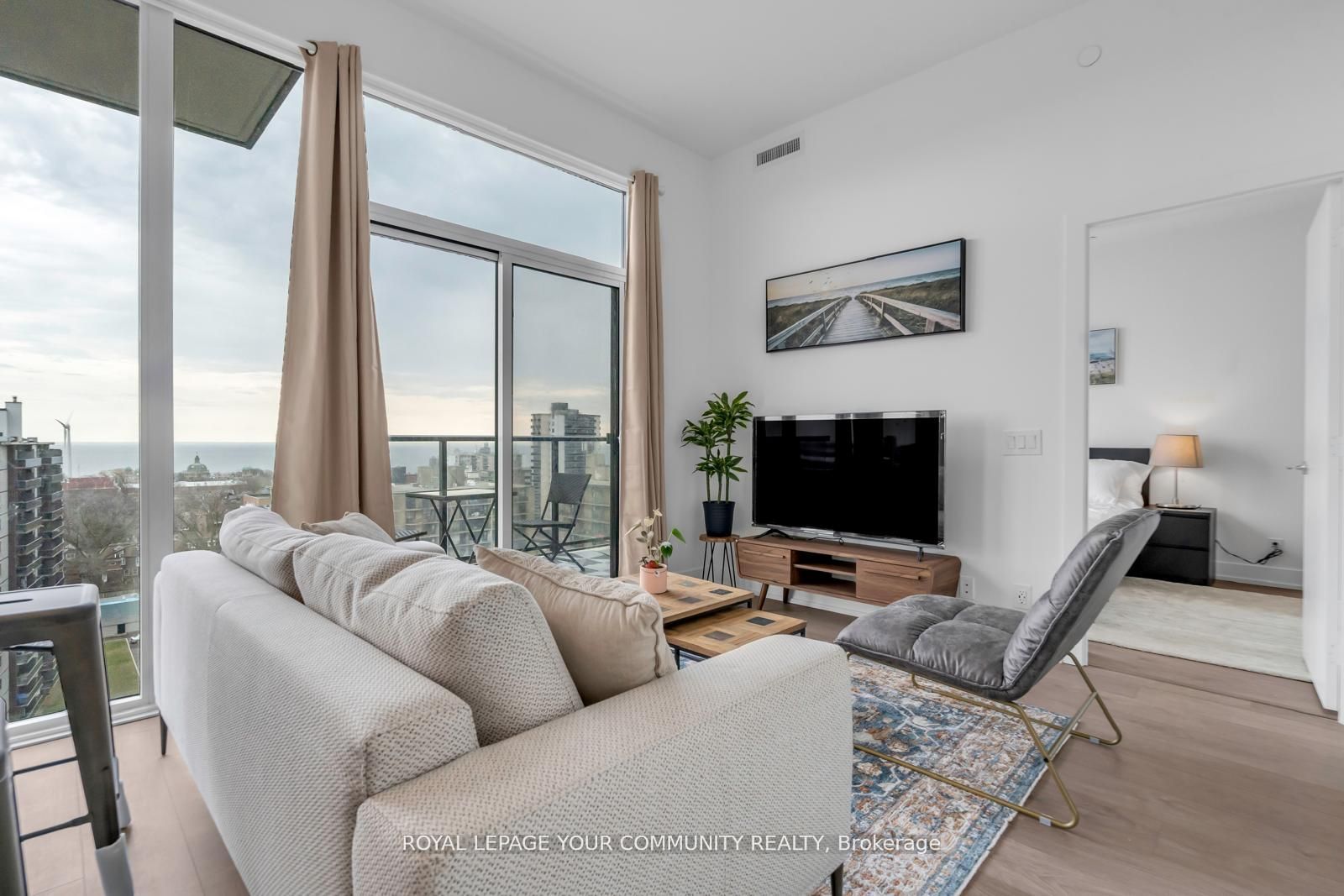 270 Dufferin Street 1106