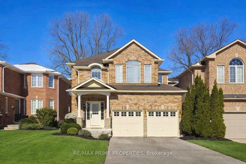 22 Waymount Avenue Richmond Hill ON L4S 2G5