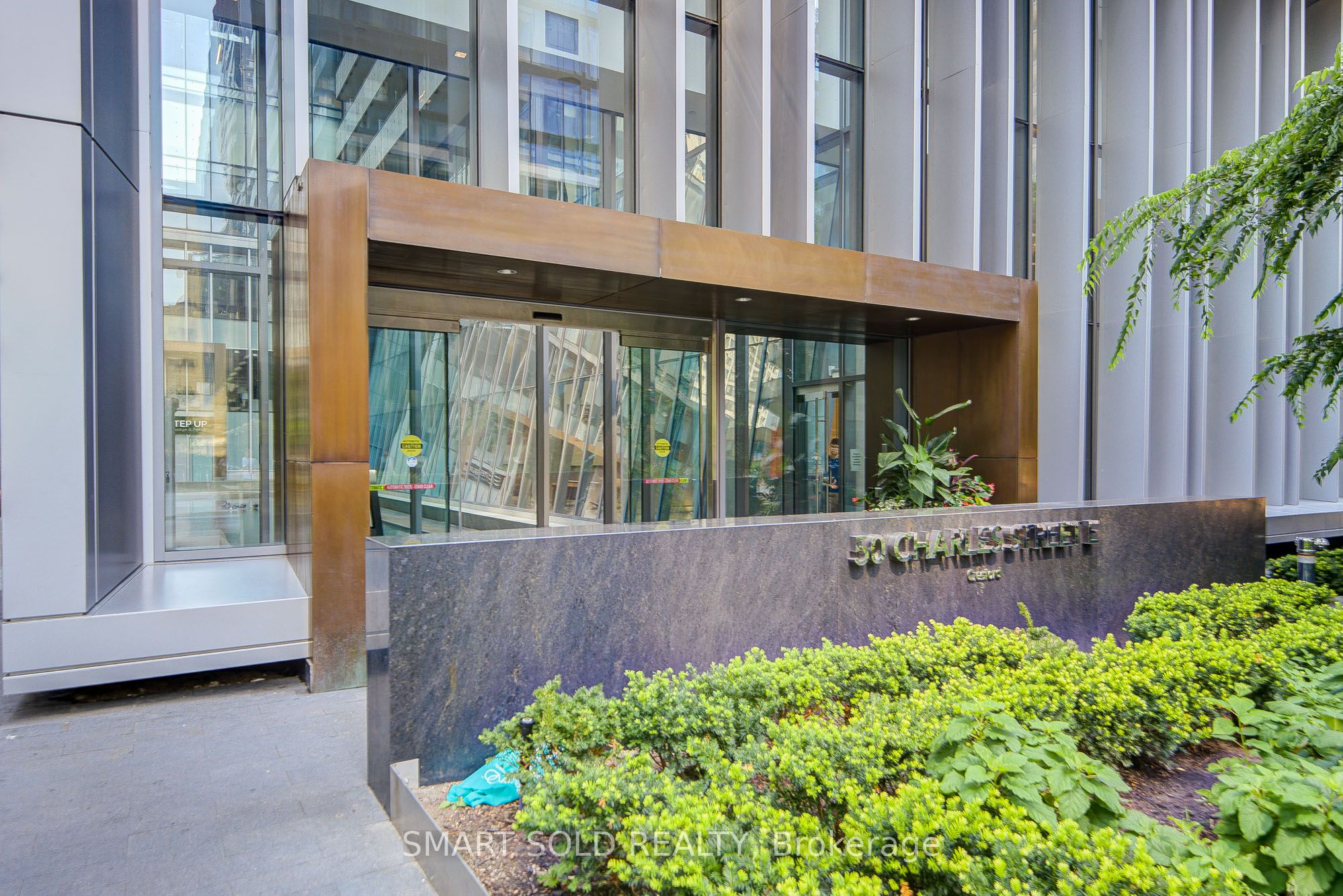 50 Charles Street E 2909