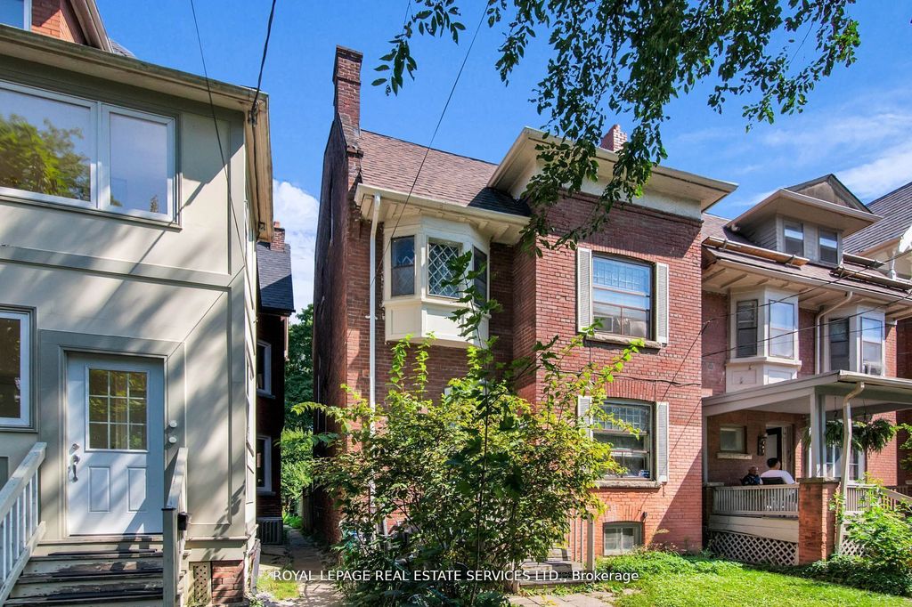 Photo of 577 Huron Street, Toronto, ON M5R 2R6 (MLS # C12419472)