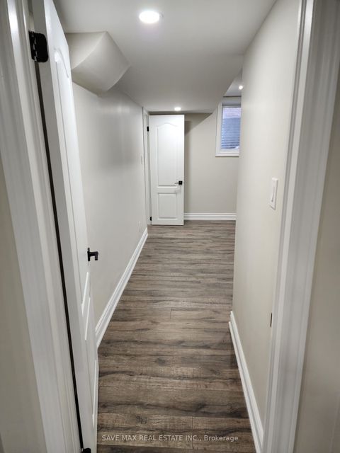 393 Jelinik Terrace Milton ON L9T 7N1