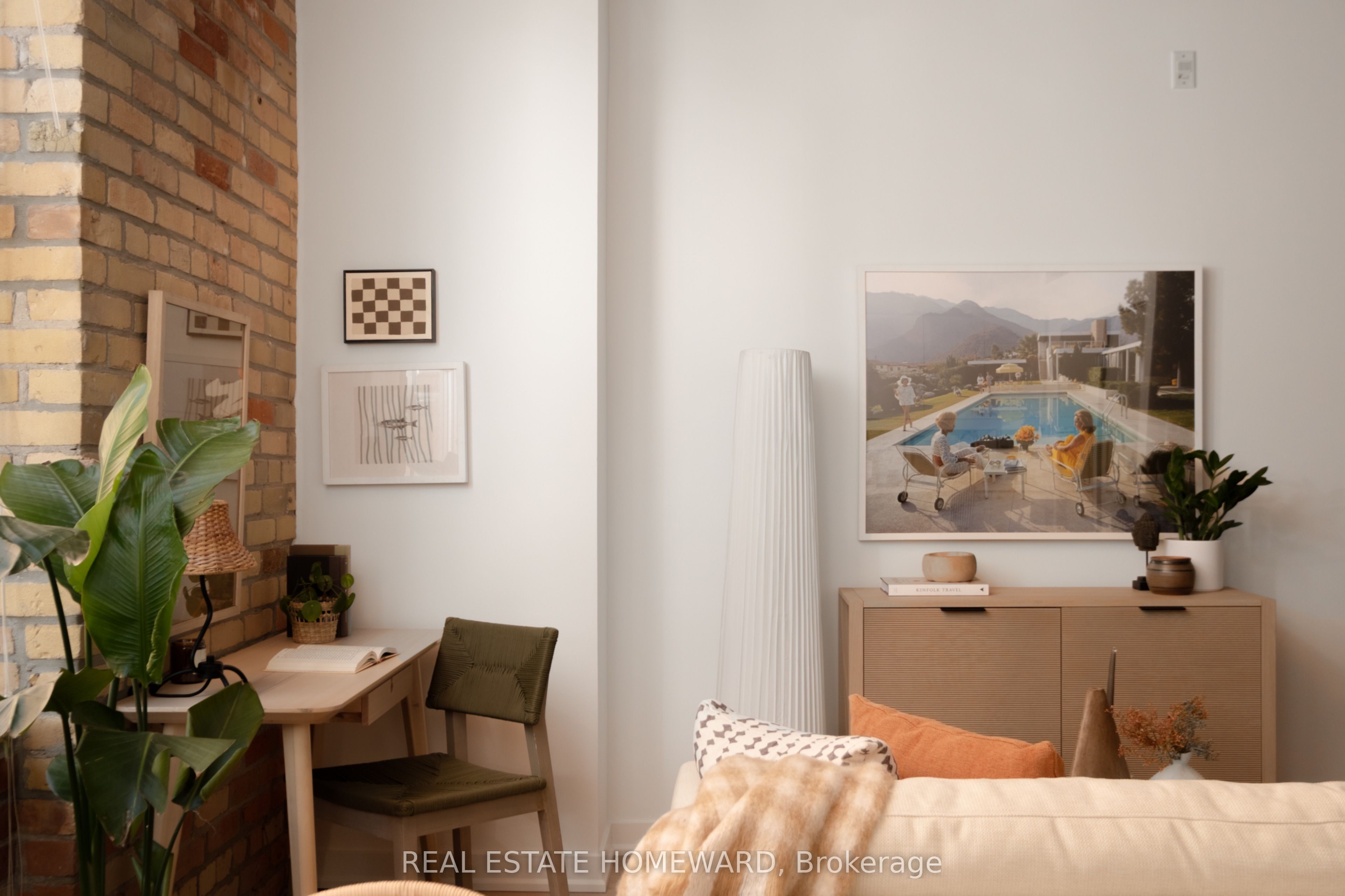 955 Queen Street W 321