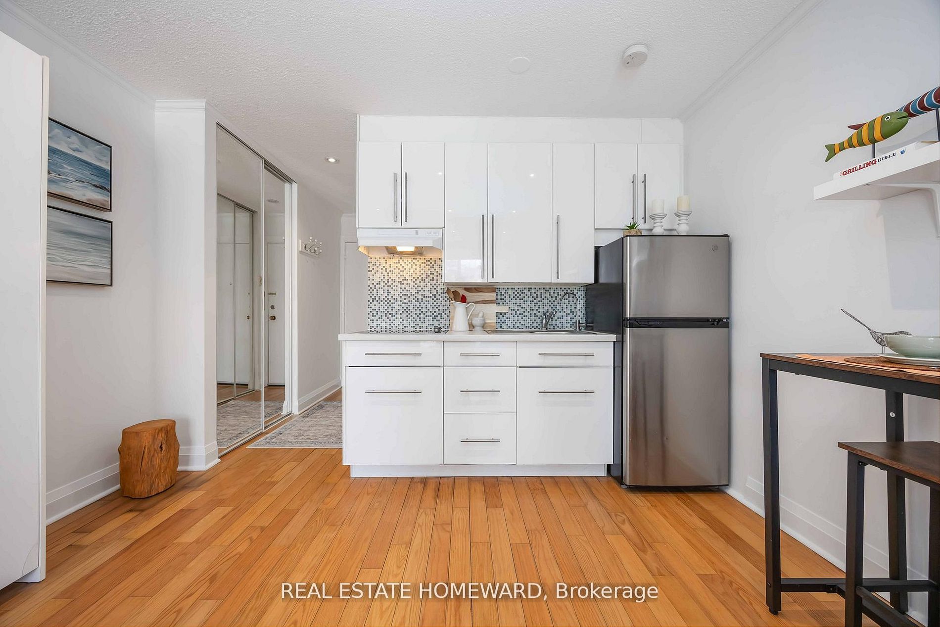 123 Woodbine Avenue 207