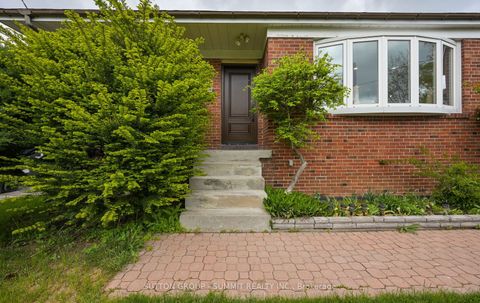 1503 Blanefield Road Mississauga ON L5G 4H3