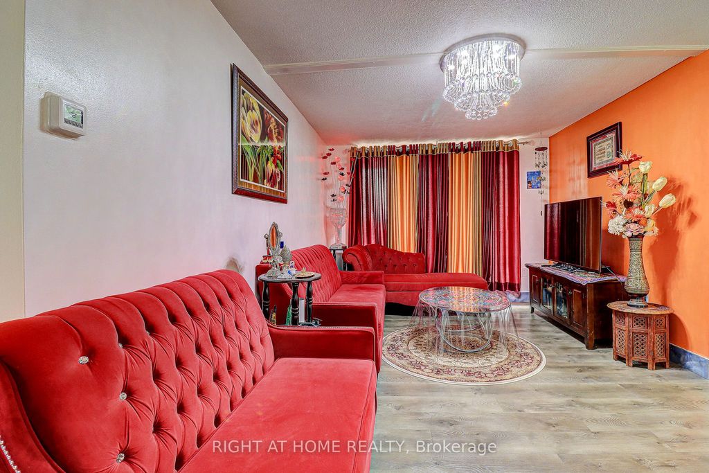 Photo of 757 Victoria Park Avenue #605, Toronto, ON M4C 5N8 (MLS # E12916448)