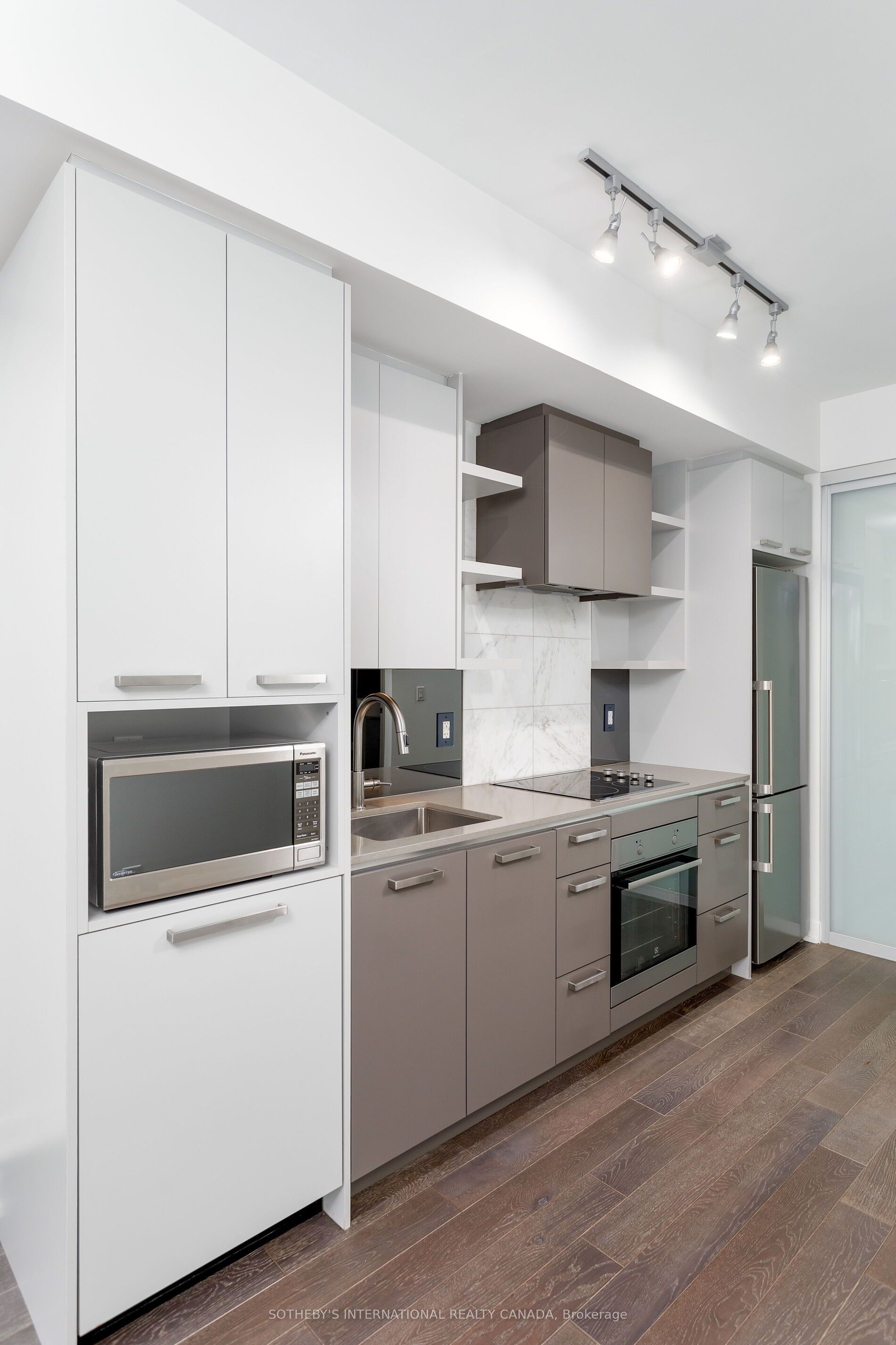 1830 Bloor Street W 716