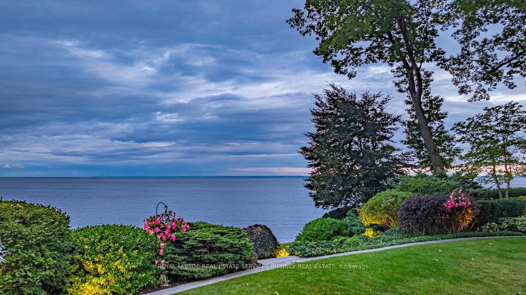 6 Ennisclare Drive W