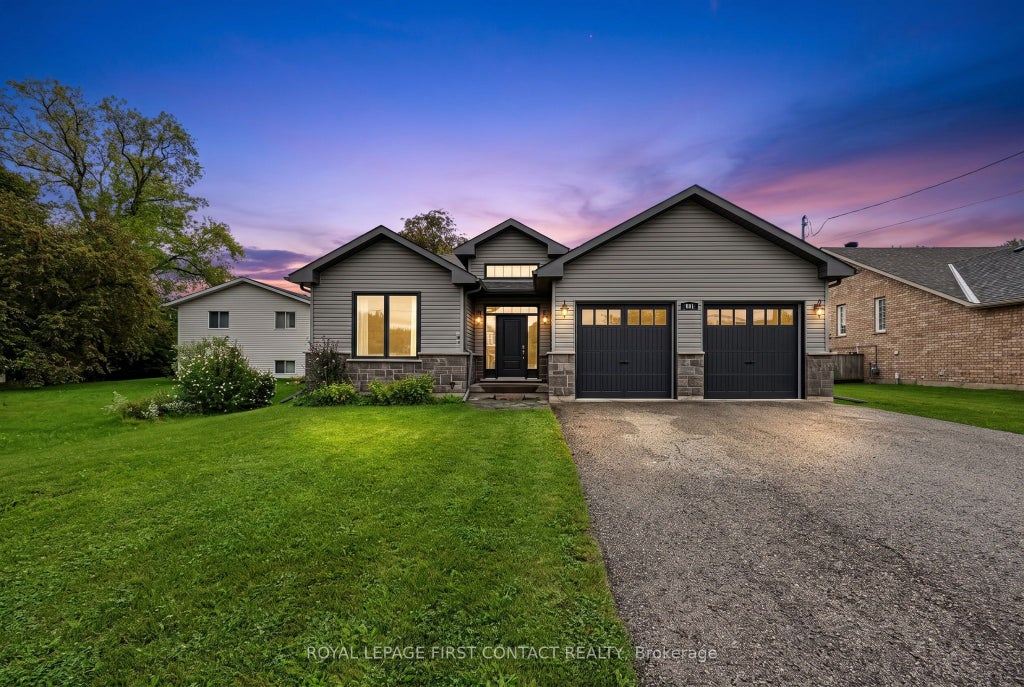 Photo of 981 Ewart Street, Innisfil, ON L4G 9G3 (MLS # N13804818)