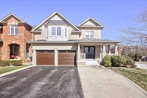 2247 Empire Crescent W Burlington ON L7L 6Z5