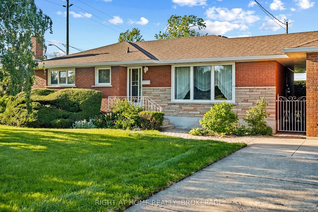 Photo of 12 Lorne Avenue, Grimsby, ON L3M 2H5 (MLS # X13218116)