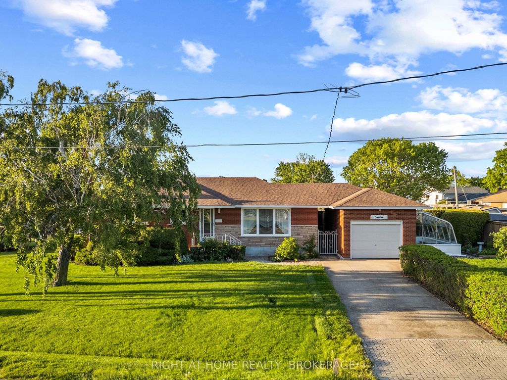 Photo of 12 Lorne Avenue, Grimsby, ON L3M 2H5 (MLS # X13218116)