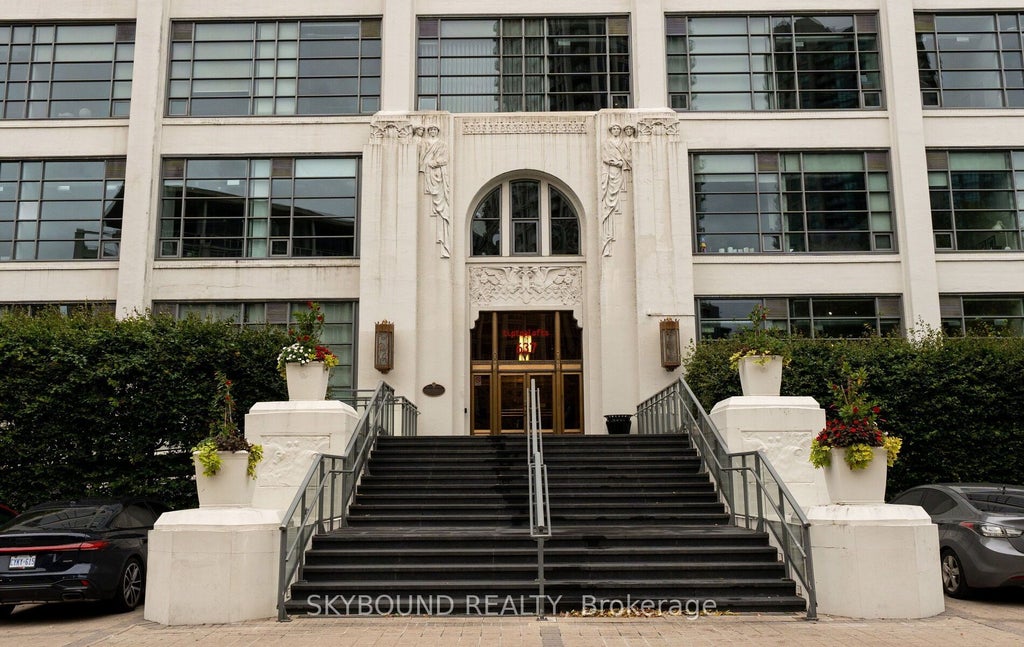 Photo of 637 Lakeshore Boulevard W #524, Toronto, ON M5V 3J6 (MLS # C14096280)