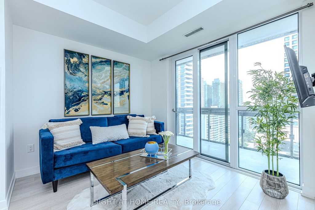 Photo of 39 Roehampton Avenue #1301, Toronto, ON M4P 0G1 (MLS # C12337560)