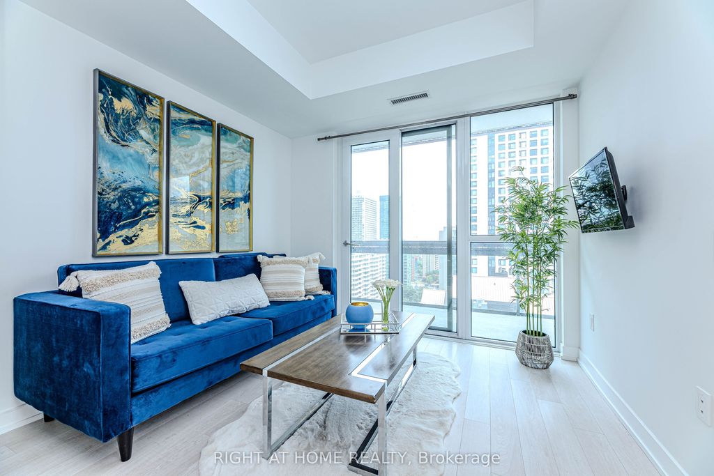 Photo of 39 Roehampton Avenue #1301, Toronto, ON M4P 0G1 (MLS # C12337560)