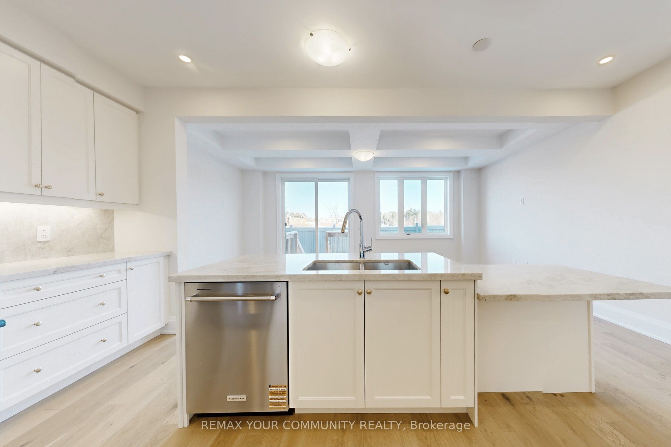 44 Schmeltzer Crescent