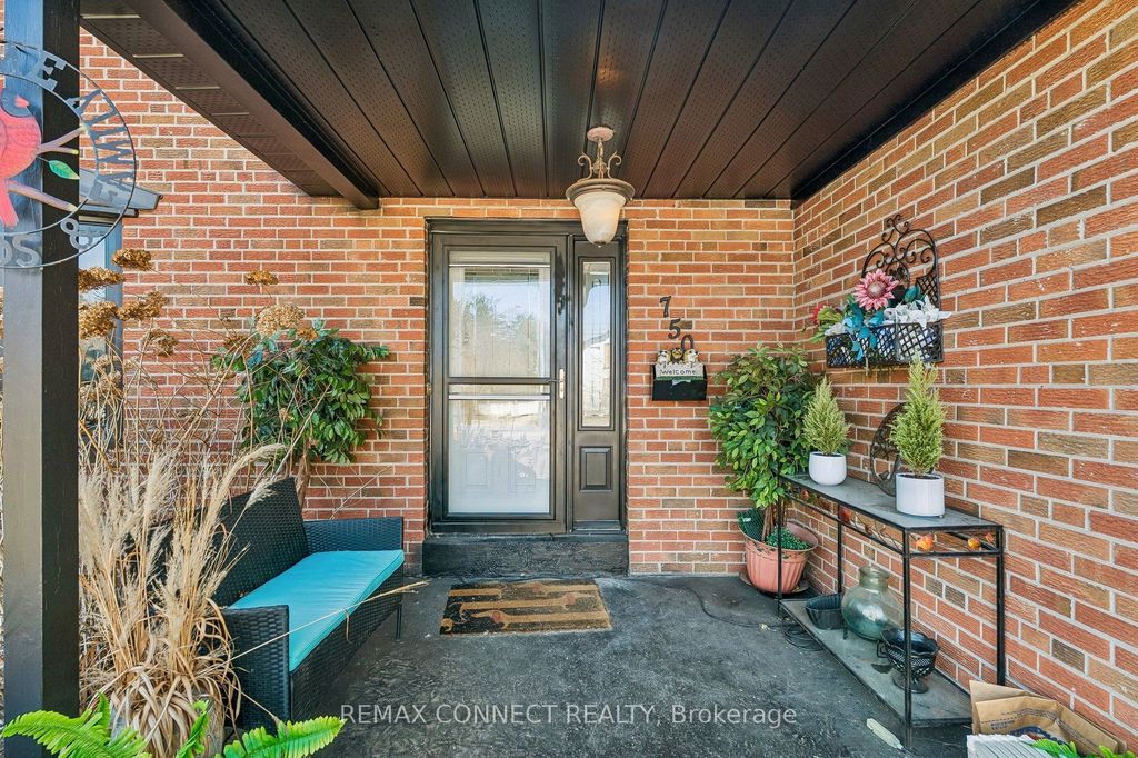 Photo of 750 Gorham Street, Newmarket, ON L3Y 1L6 (MLS # N13041074)