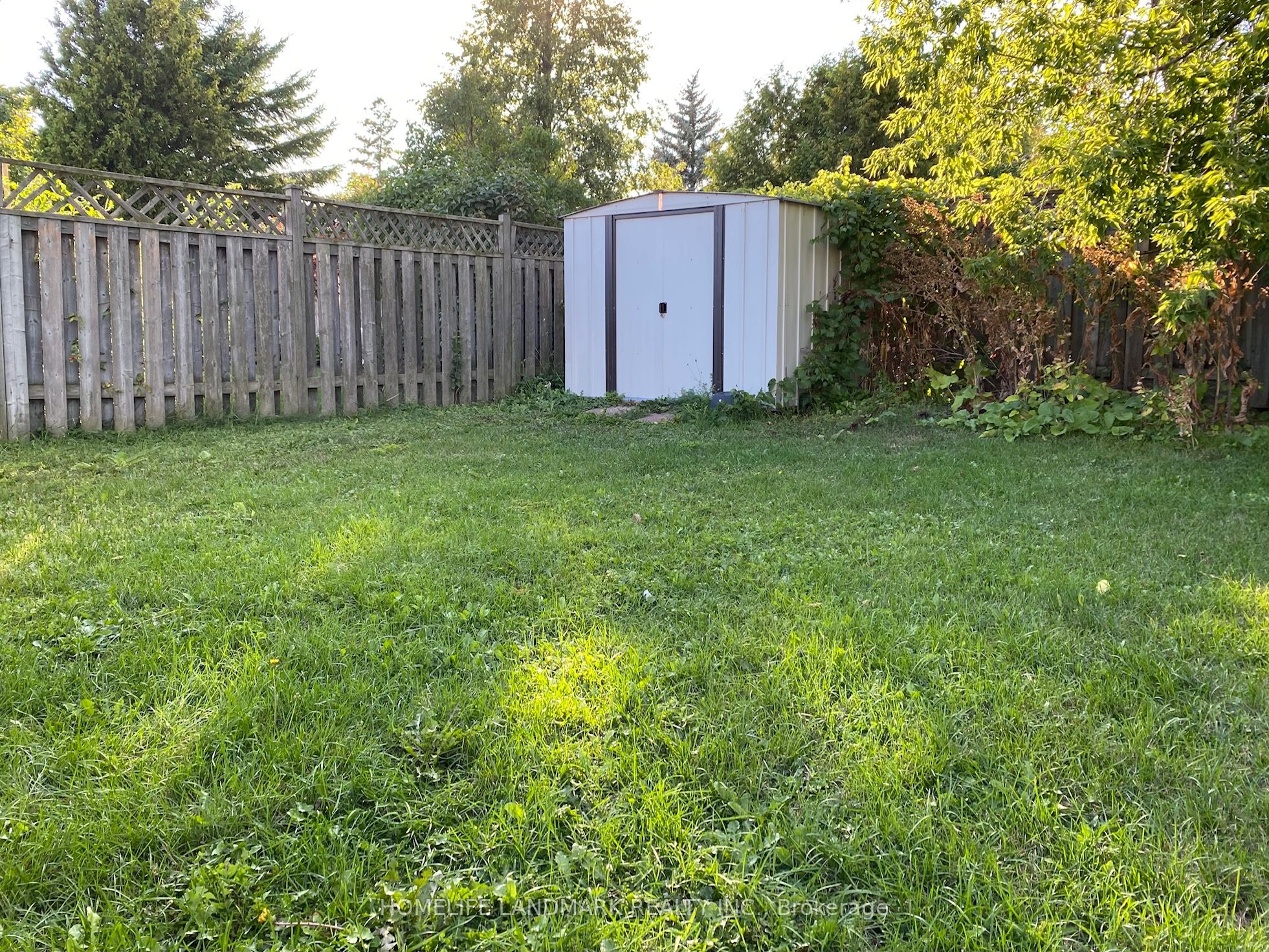 640 Netherton Crescent Lower