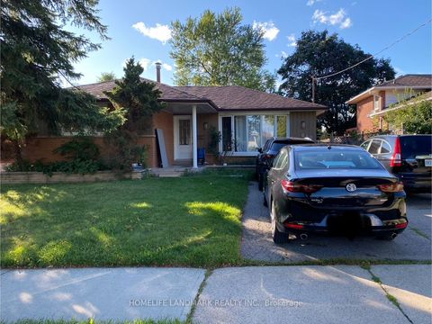 640 Netherton Crescent Lower Mississauga ON L4Y 2M4