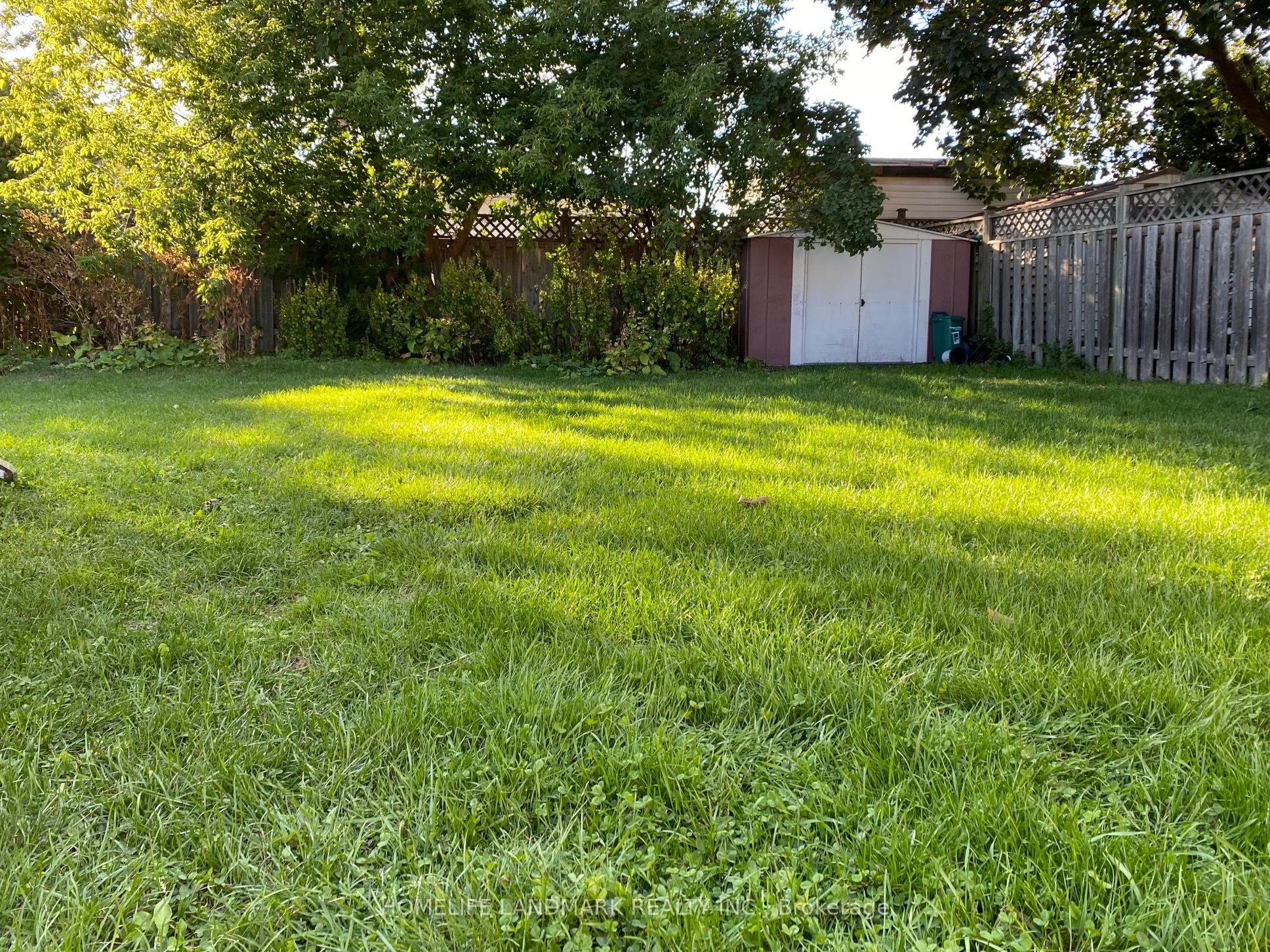 640 Netherton Crescent Lower