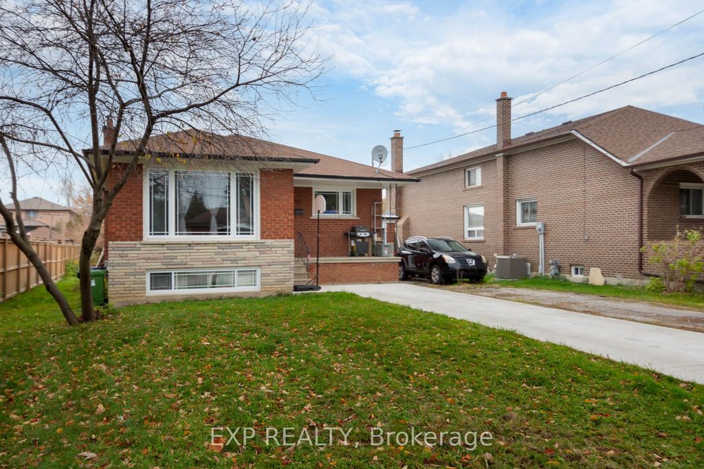 Photo of 78 Sunset Trail, Toronto, ON M9M 1J6 (MLS # W12592312)