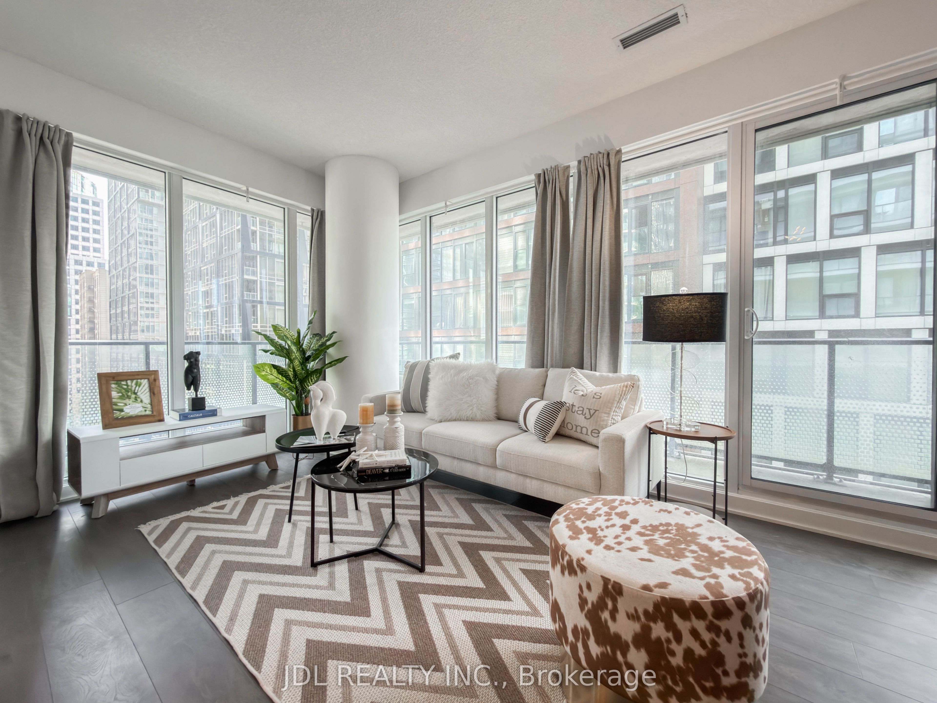 115 Blue Jays Way 1602