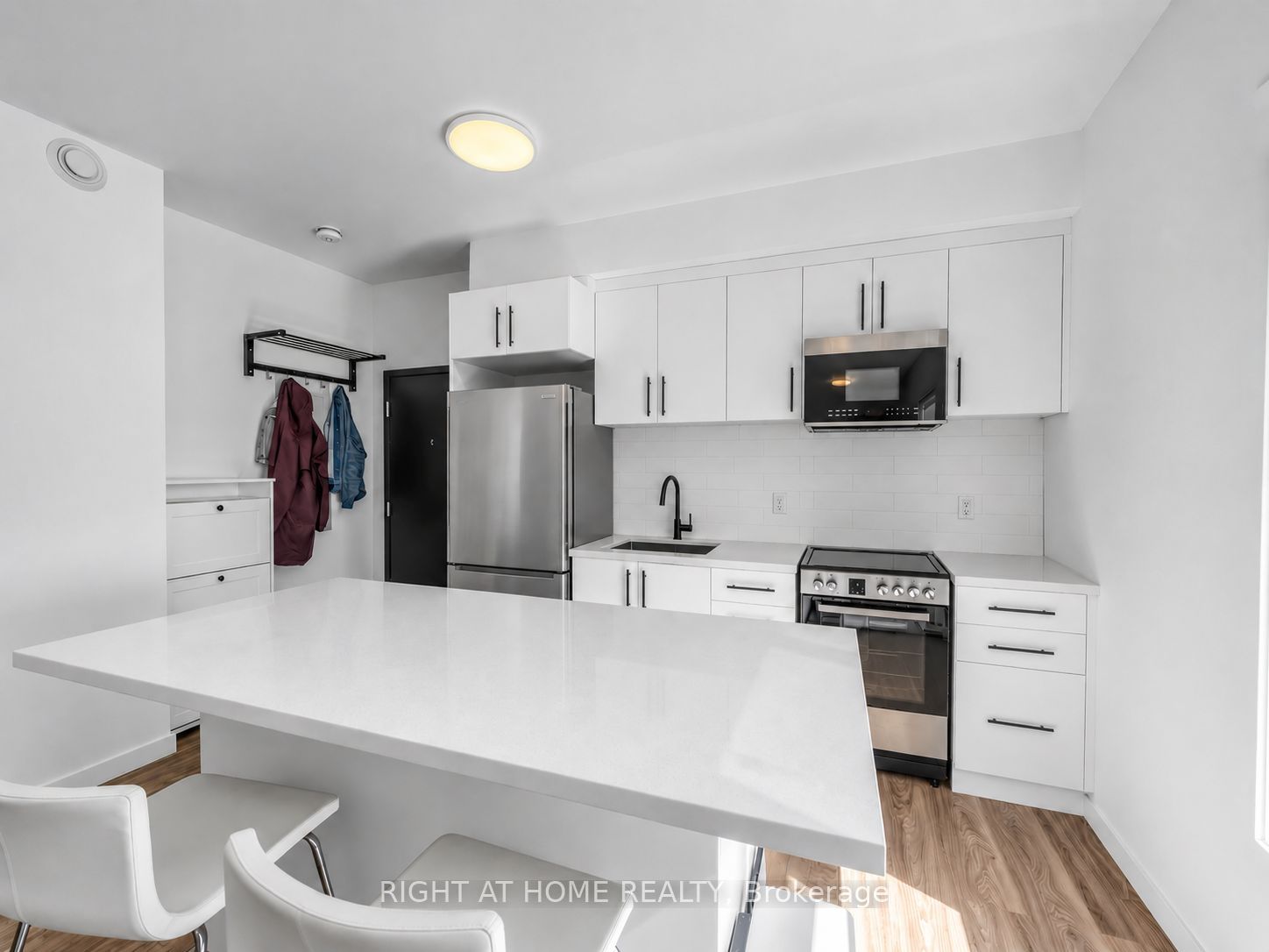148 Glenlake Avenue 9