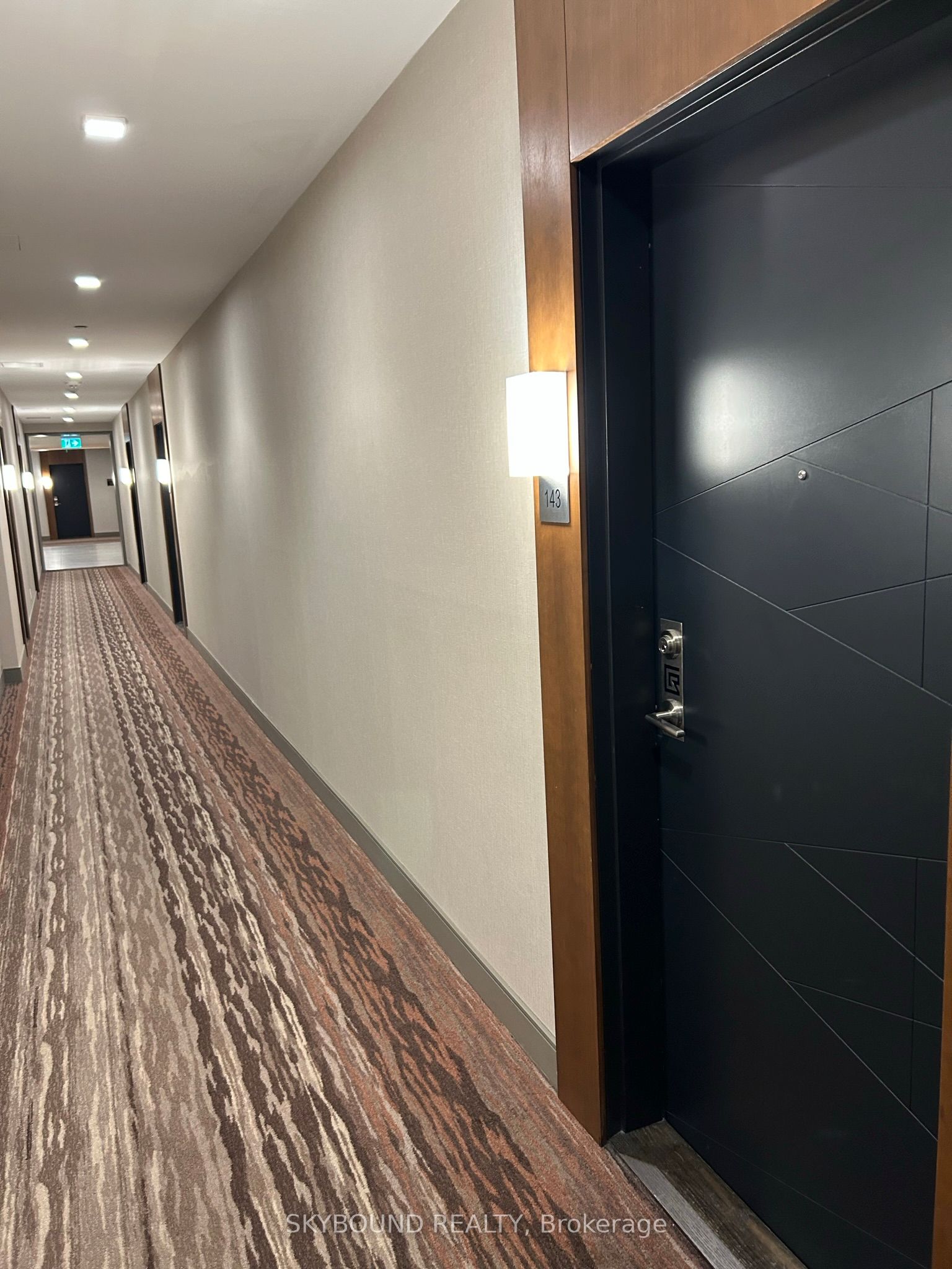 1575 Lakeshore Road W 143