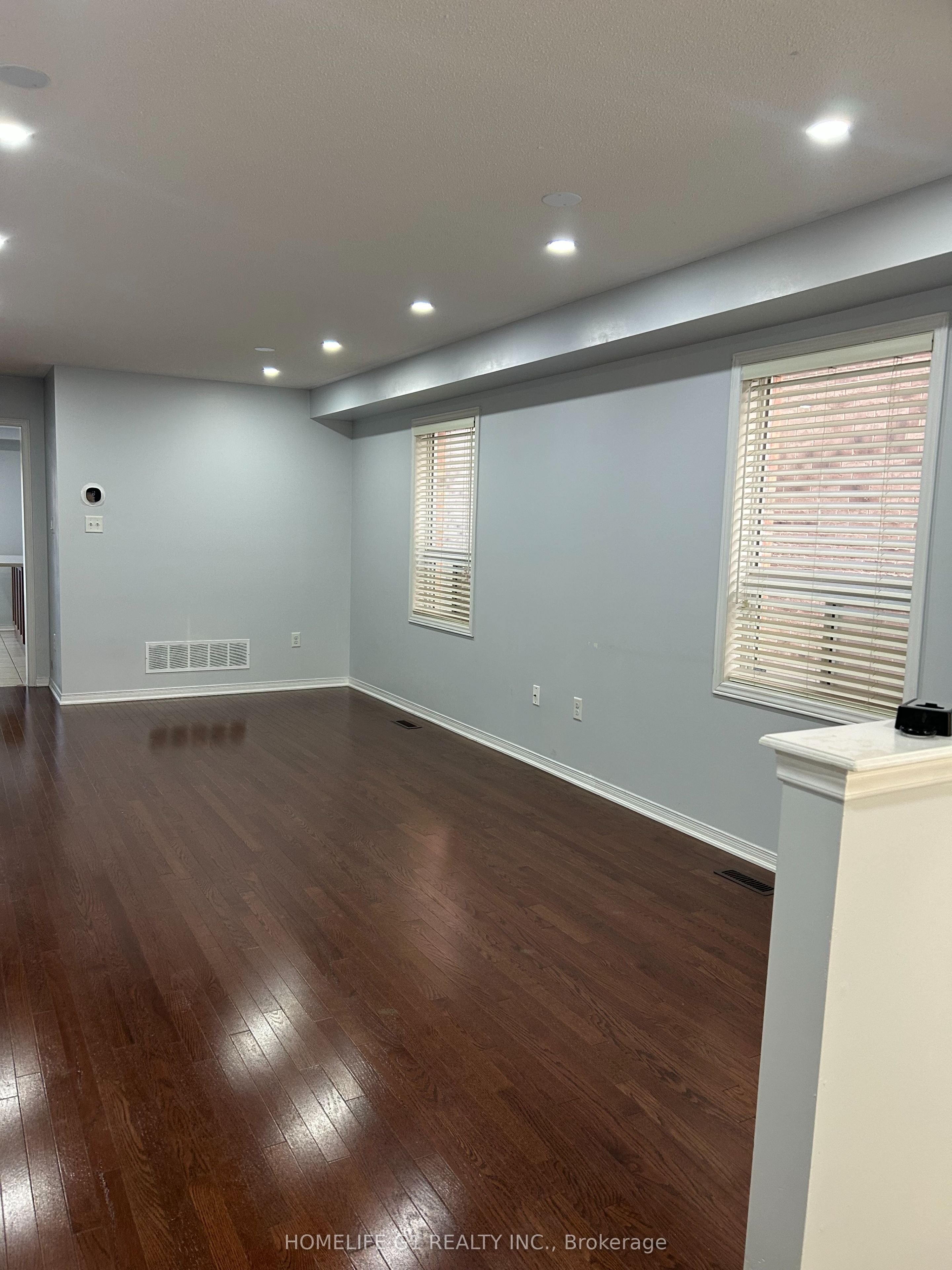 86 Newington Crescent