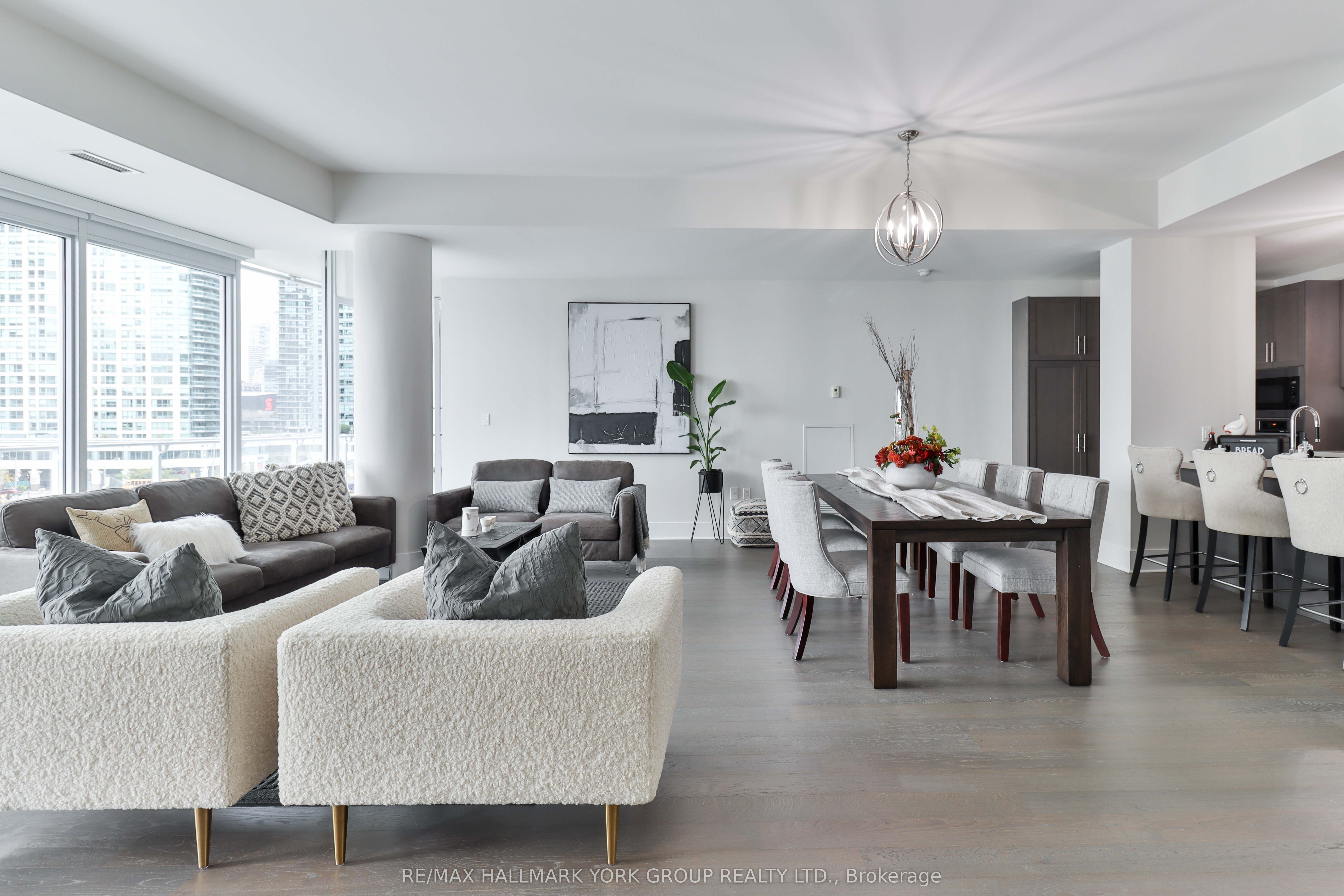 29 Queens Quay E 505