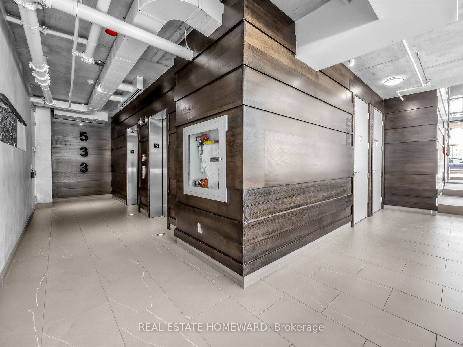 533 Richmond Street W 706