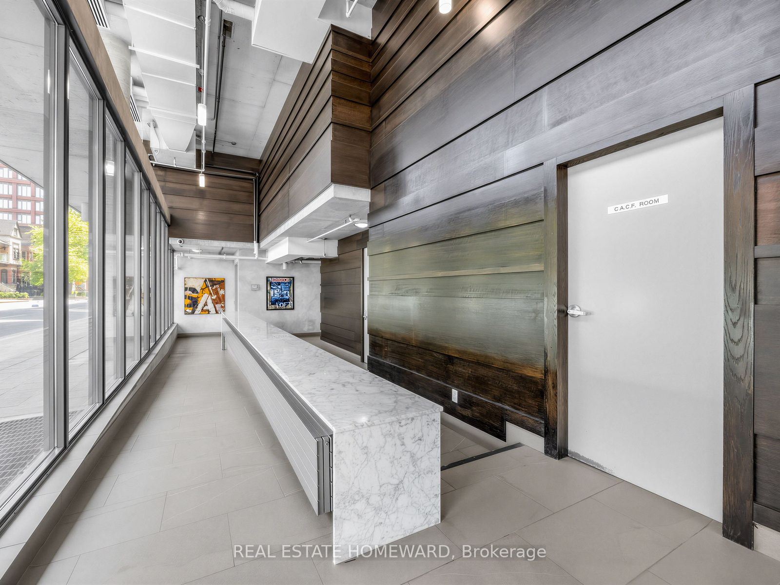 533 Richmond Street W 706