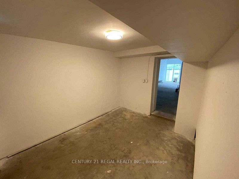 246 Spadina Avenue