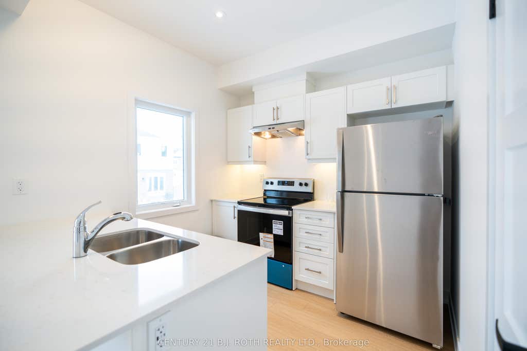 Photo of 236 Prince William Way, Barrie, ON L4N 0Y9 (MLS # S13433010)