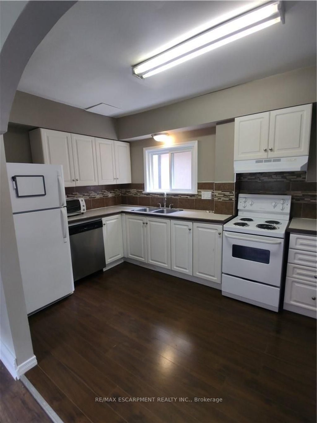 Photo of 82 Sussex Street, Hamilton, ON L8S 2E3 (MLS # X12788178)