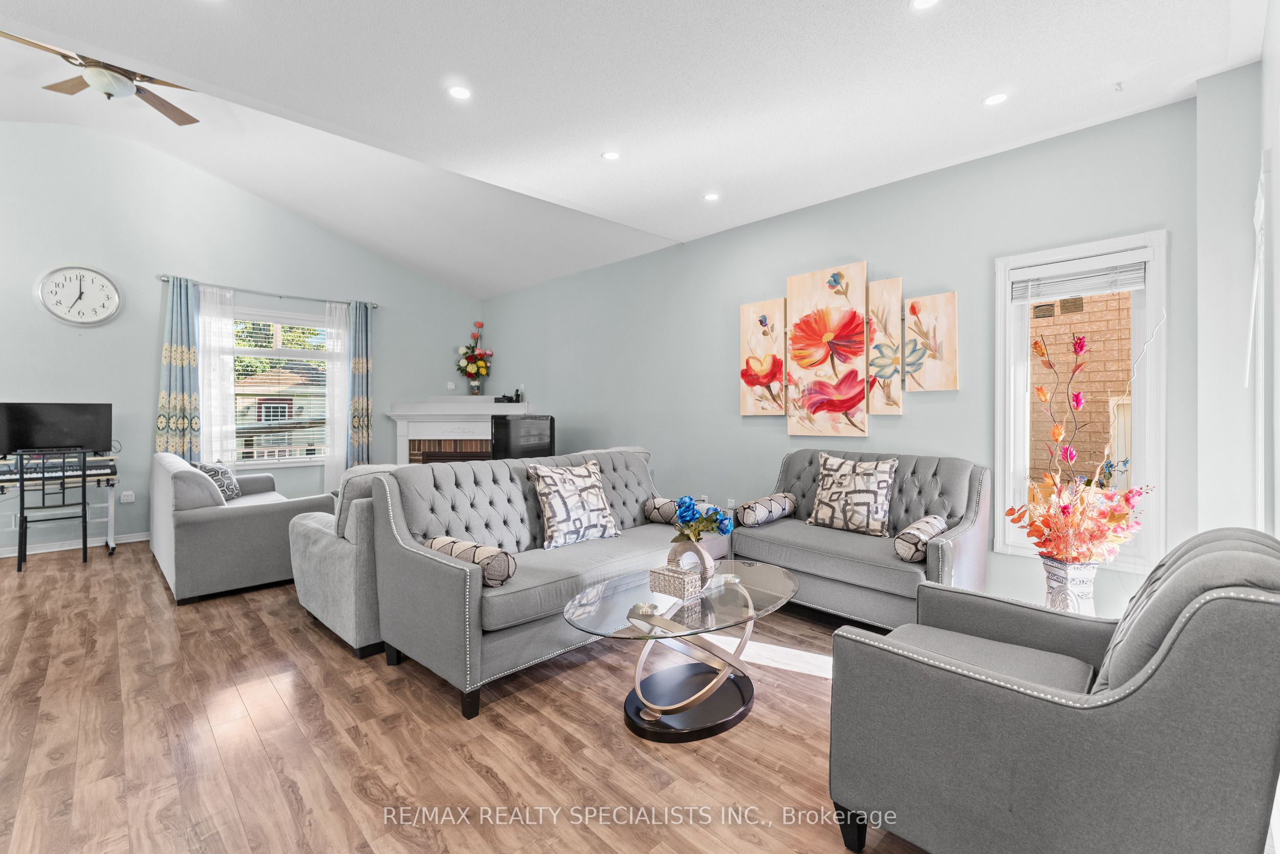 17 Bushberry Road