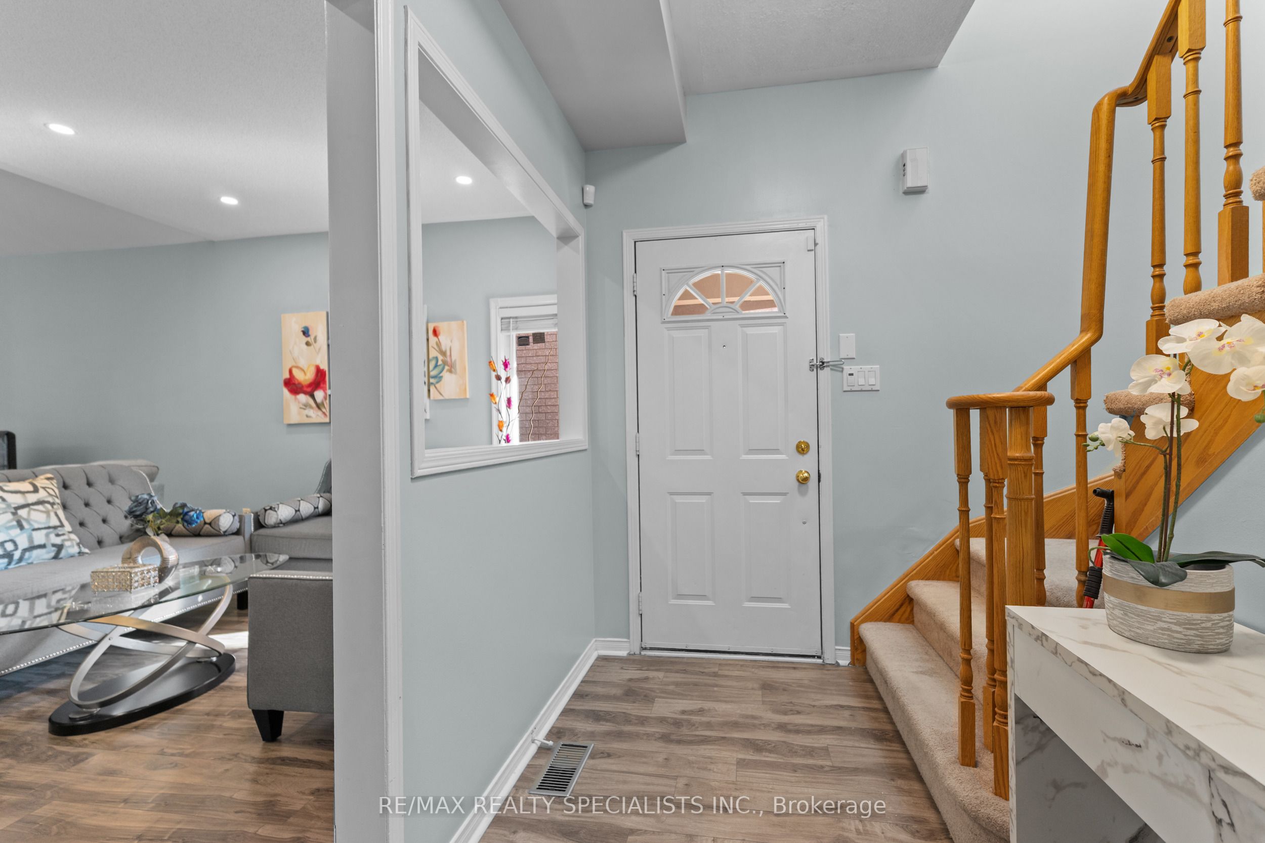 17 Bushberry Road