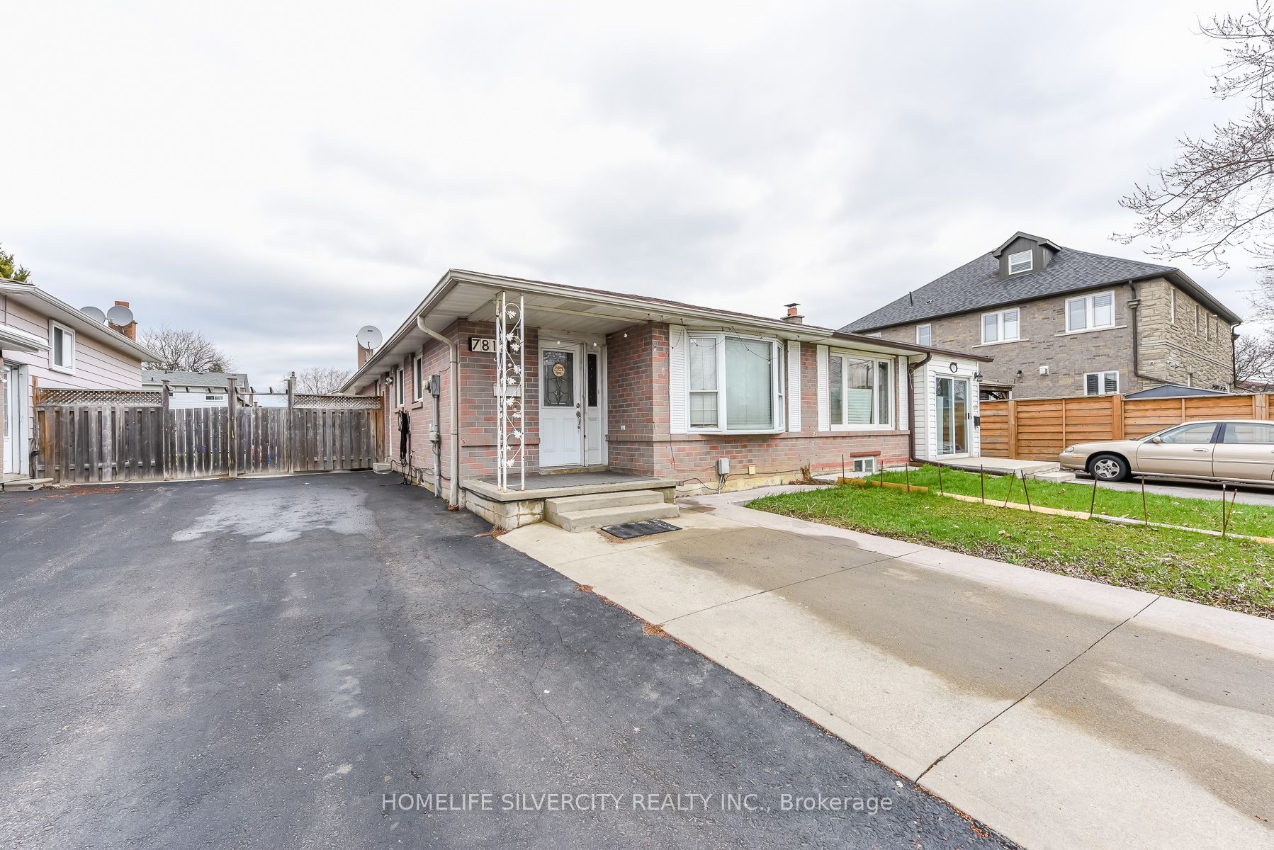 7816 Priory Crescent